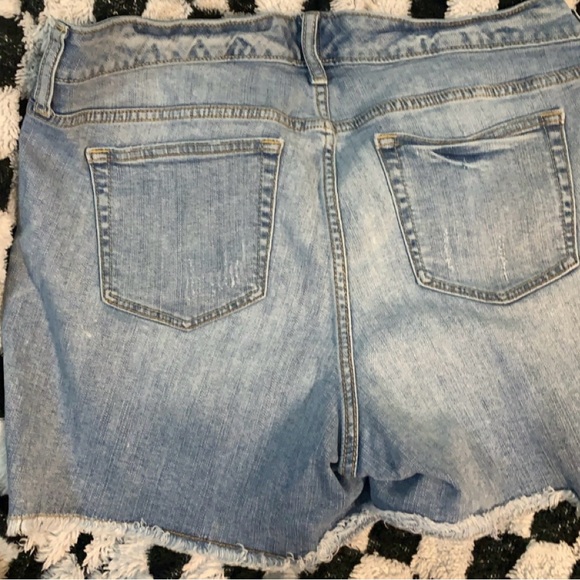 Ladies Torrid destroyed Denim Shorts Size 14 - Picture 4 of 5